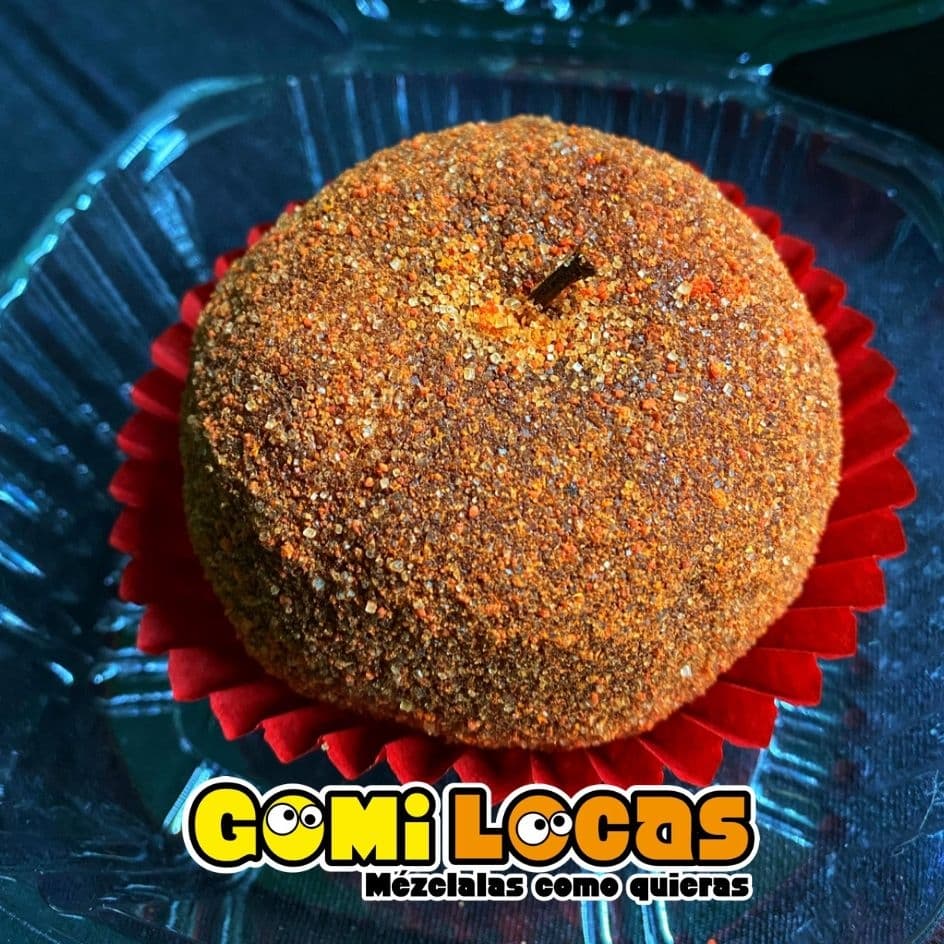 Manzana Verde Forrada con Chamoy y  Miguelito