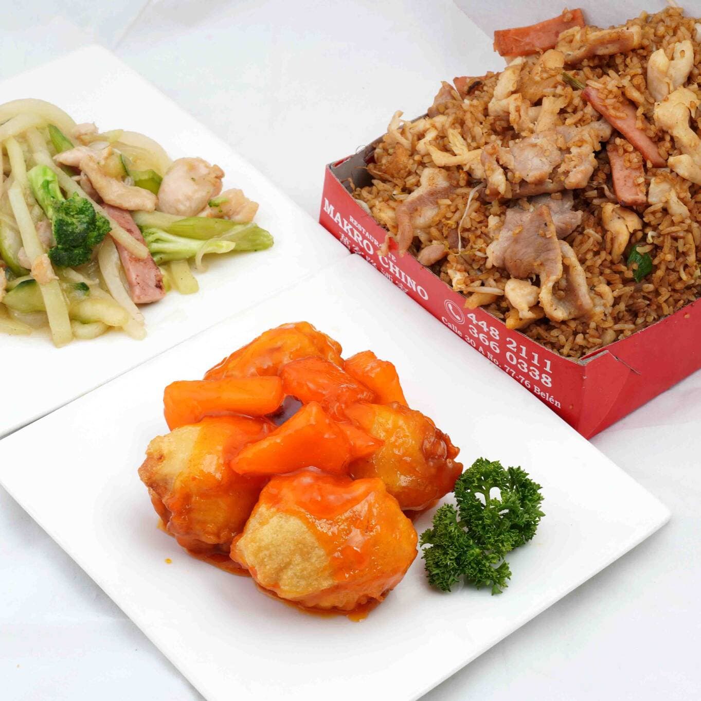 Caja de Arroz Chino + 1/4 de Pollo + Chop Suey