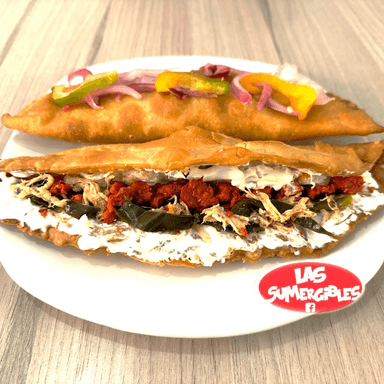 Quesadilla de Chorizo y Carne con Rajas