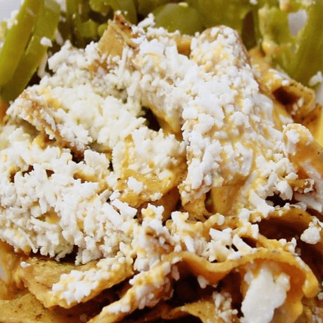 Nachos Sinaloenses con Queso y Cochinita
