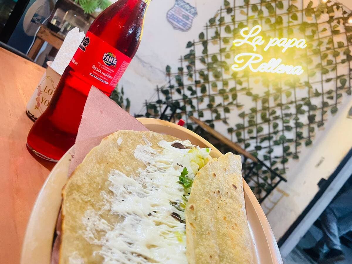 ANTOJITOS "LA PAPA RELLENA 2"