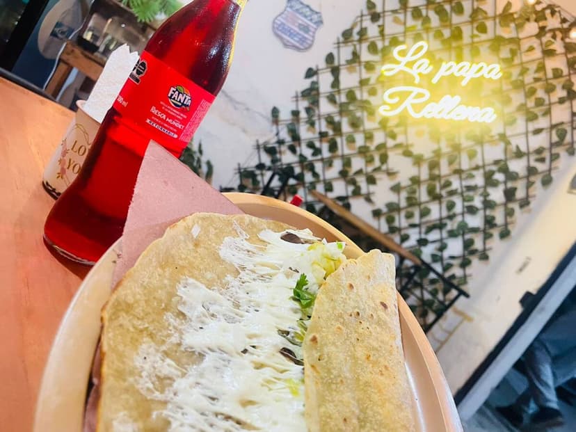 ANTOJITOS "LA PAPA RELLENA 2"