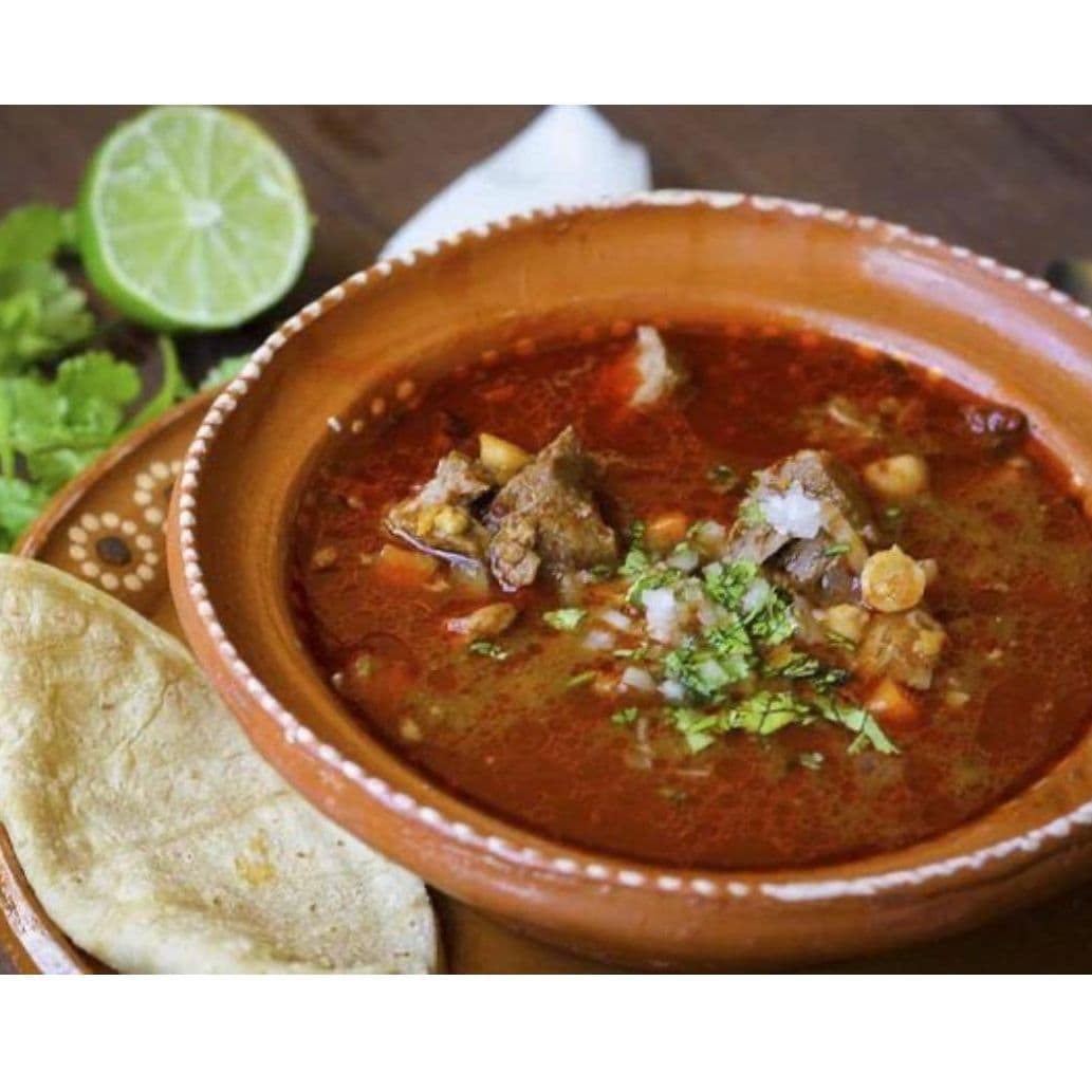 PLATO DE CONSOME CON CARNE.