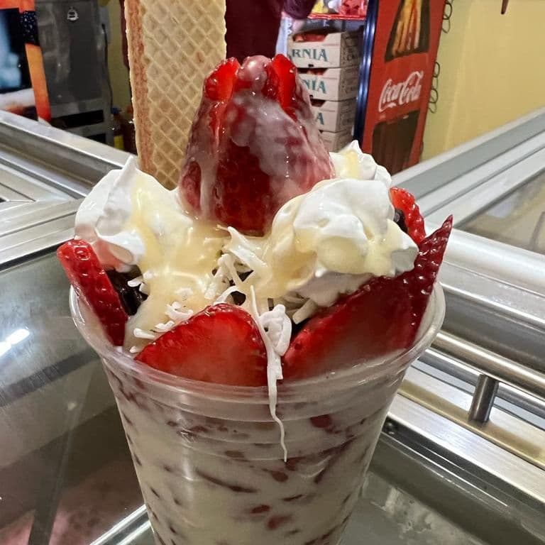 FRESAS CON CREMA VASO CHICO