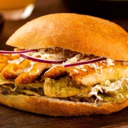 TORTA DE CHILAQUILES CON PROTEINA