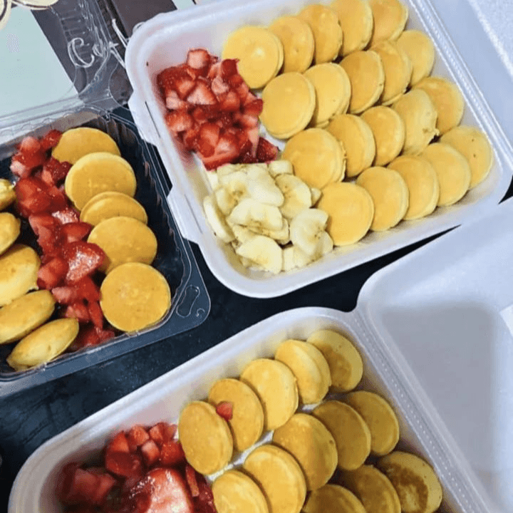 MINI PANCAKES CON FRUTA