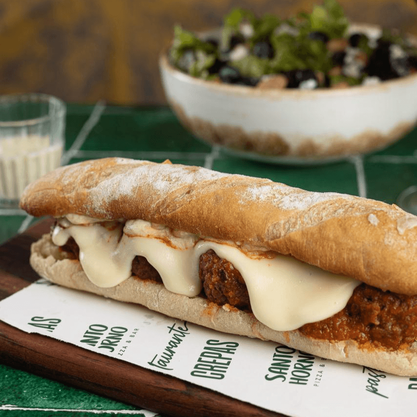 BAGUETTE DE ALBONDIGAS ESTOFADAS