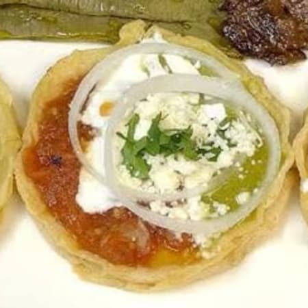 Picaditas Sin Carne (SALSA VERDE/ ROJA)
