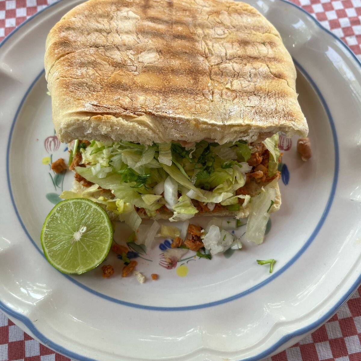 Torta Taquera de Carne Asada