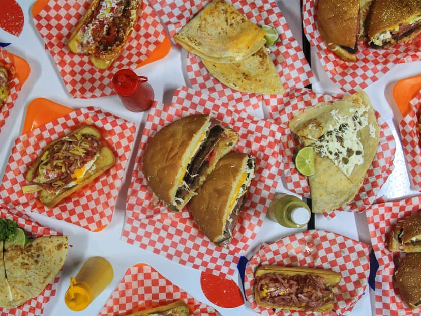 Hamburguesas y hotdogs QUE SHOW