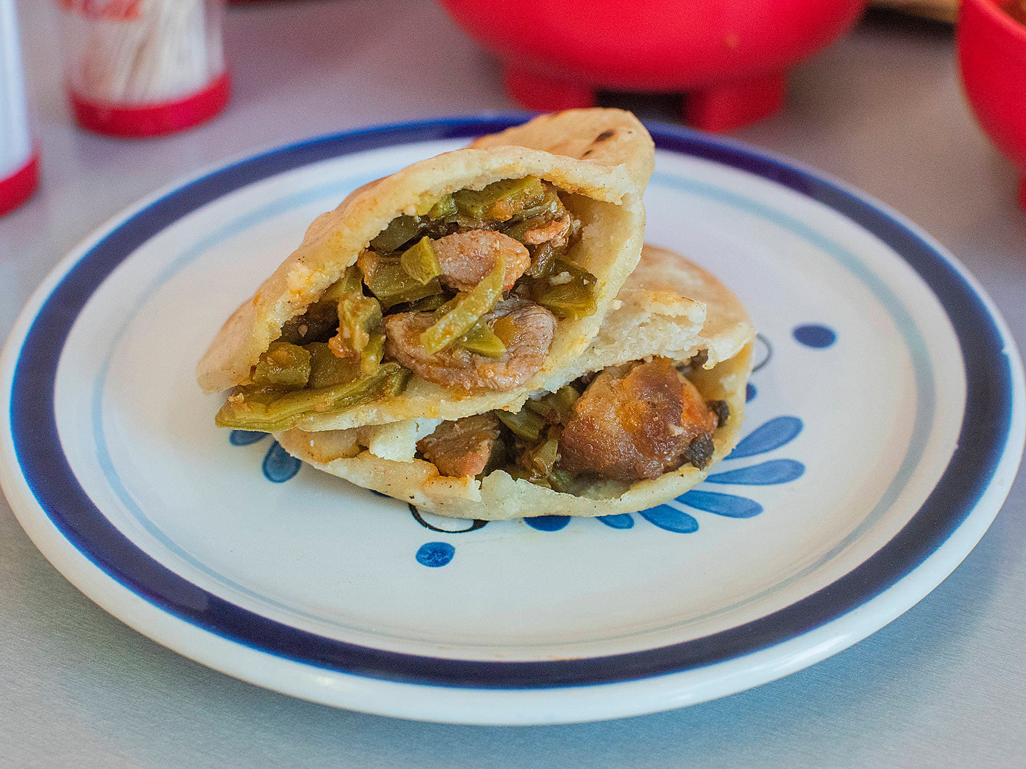 Paquete de 7 gorditas ,guisado a elegir