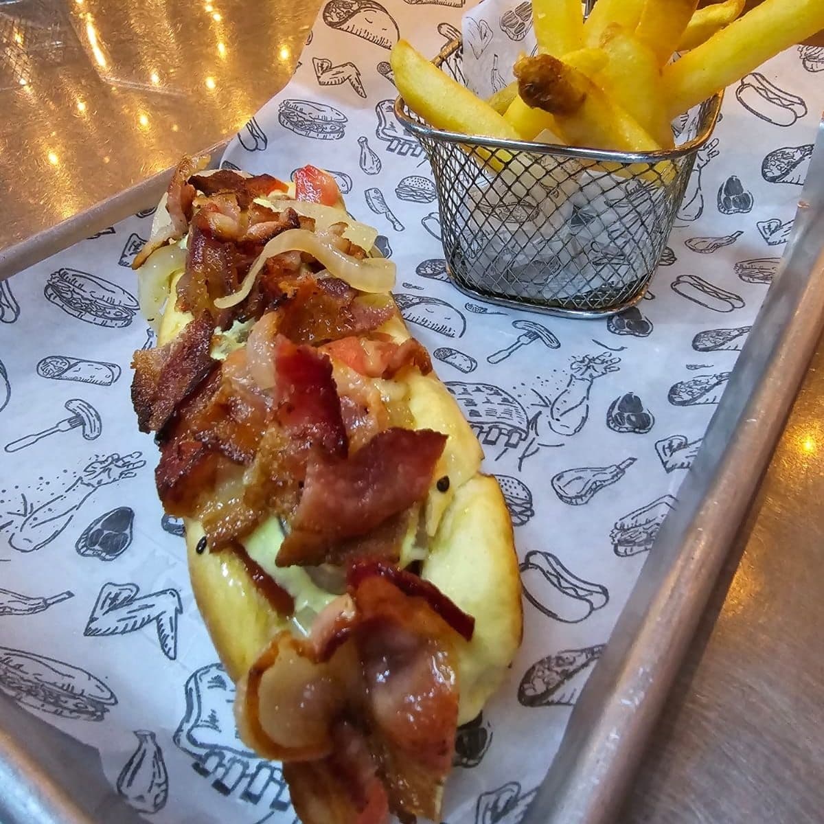 Hot Dog Jumbo de Res Americano con Papas