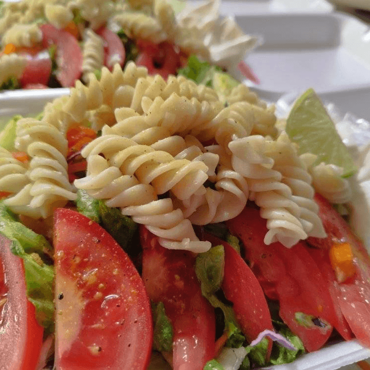 ENSALADA CON PASTA🥙🫶🏻🫕