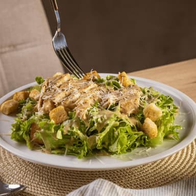 ENSALADA CAESAR CON POLLO