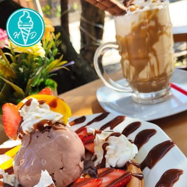 Combo Waffle Durazno- Malteada Fresa