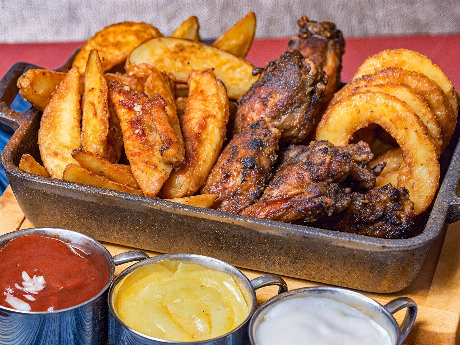 FRIDAY WINGS & SNACK S BY MB