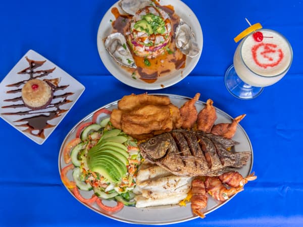 Del Mar Aztecas Mariscos