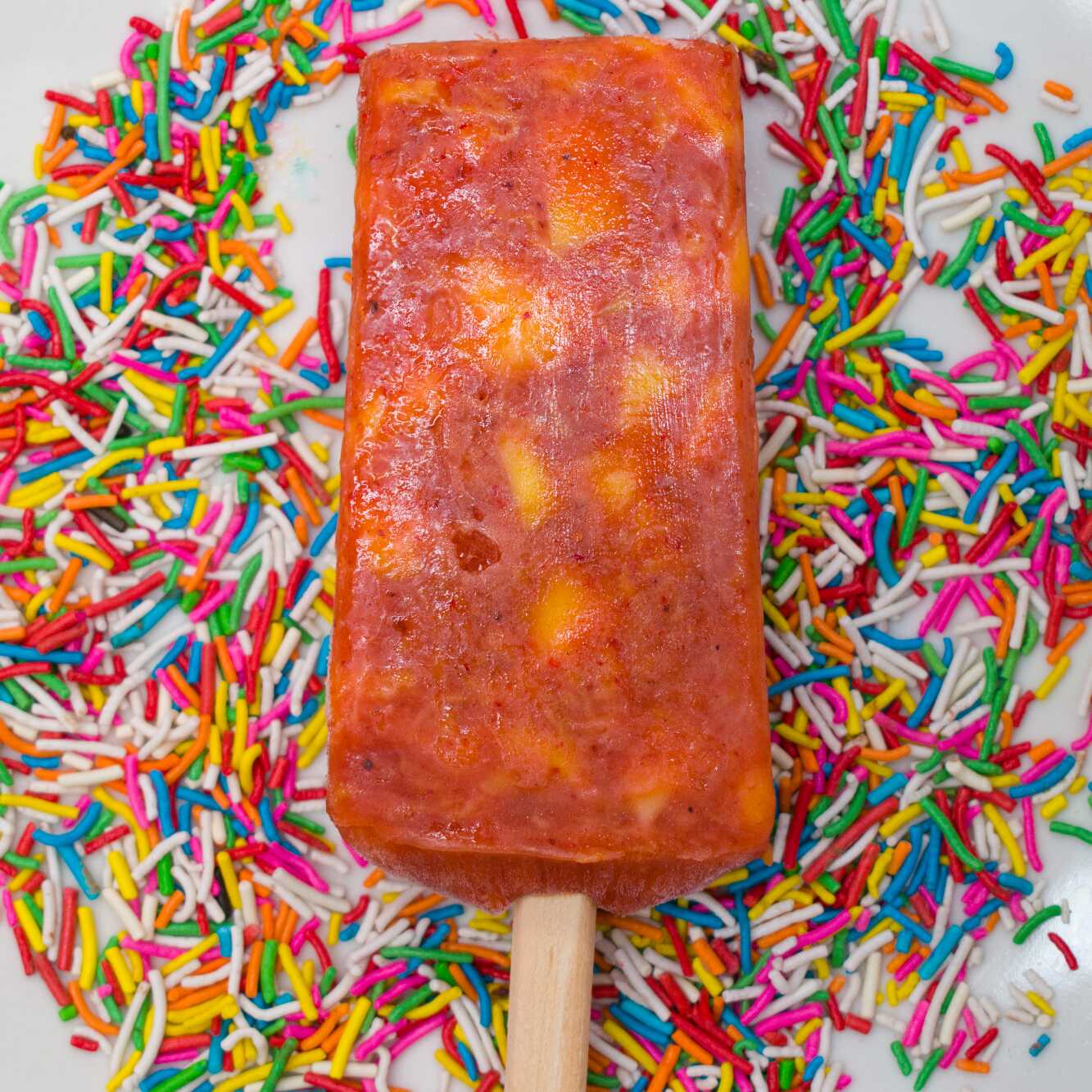 Paleta de Mango-Chamoy + Paleta Grosella + Agua Ch