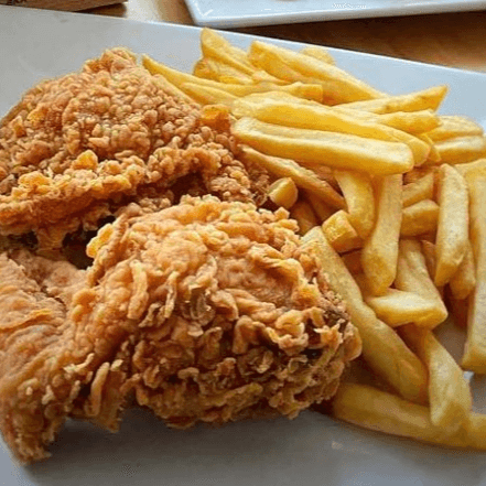 1/8 Broaster + Papas Fritas