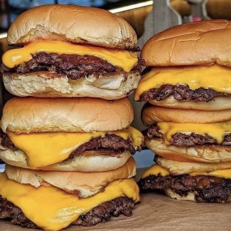 Cheeseburguer + Papa + Te Frio