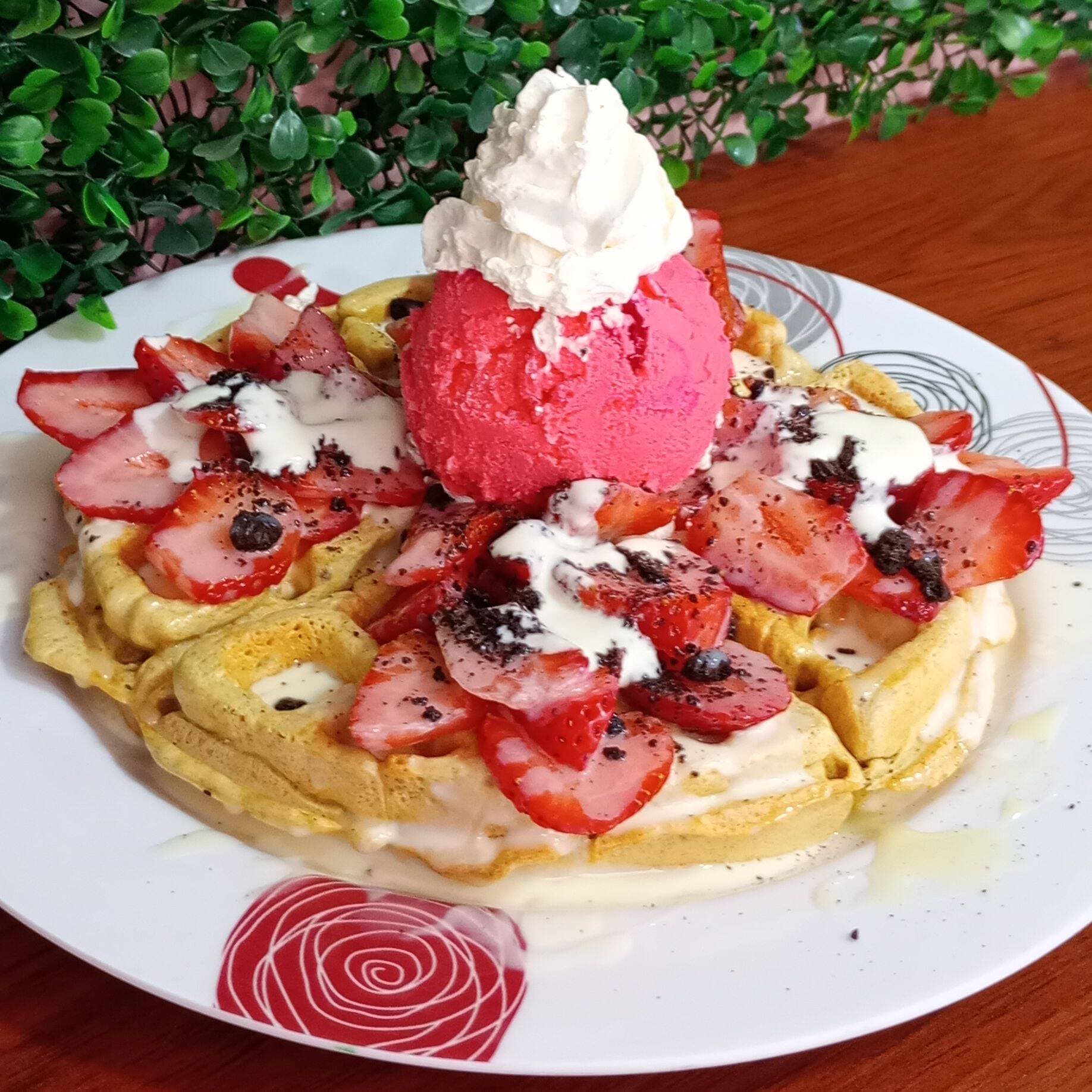 Waffle de Fresas con Crema Especial