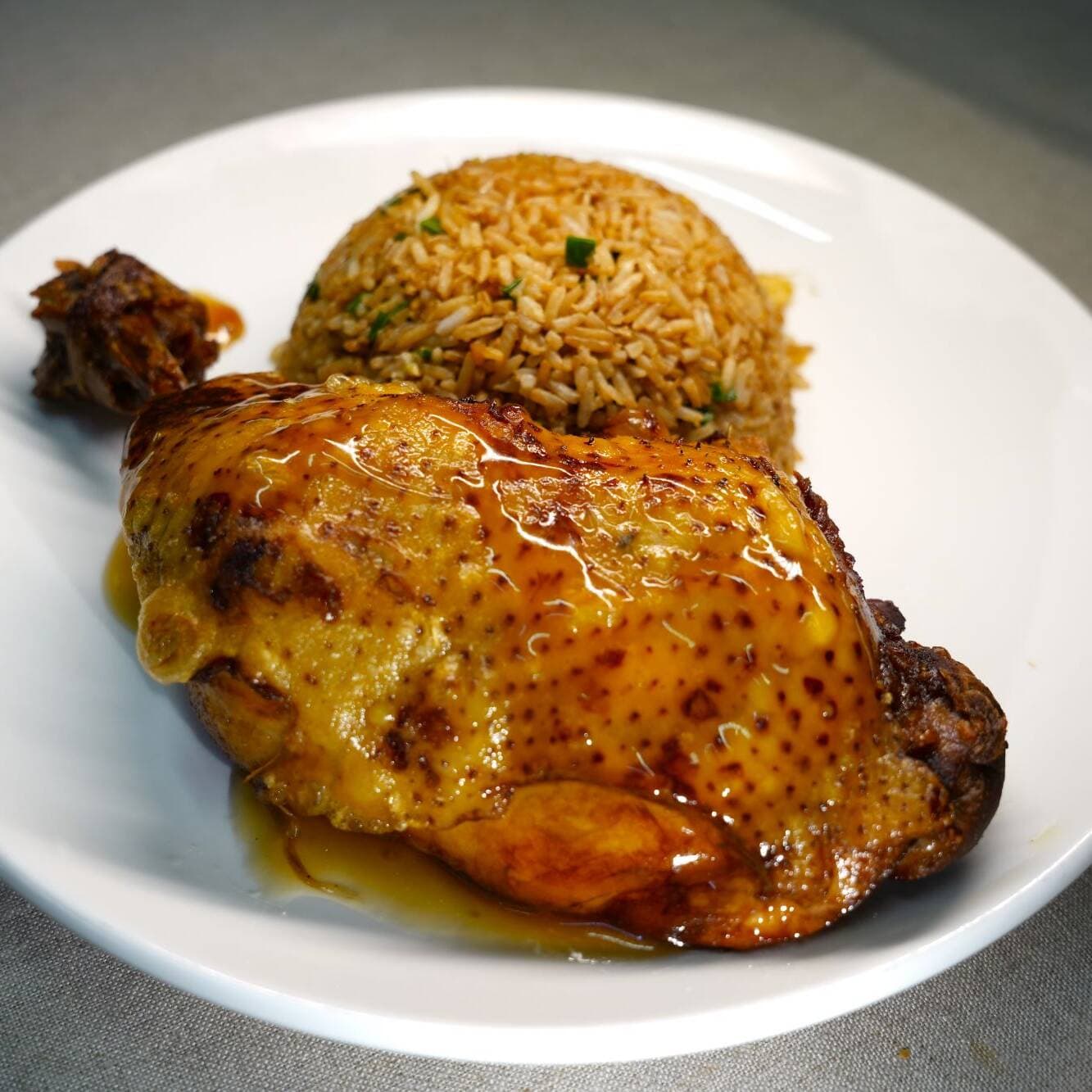 Pollo Sillao Kay y Arroz Chaufa