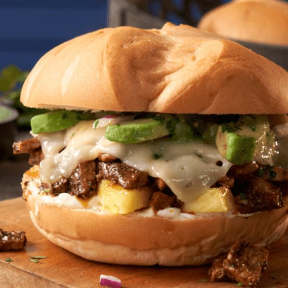 TORTA DE BISTEC RANCHERO + PAPAS FRITAS