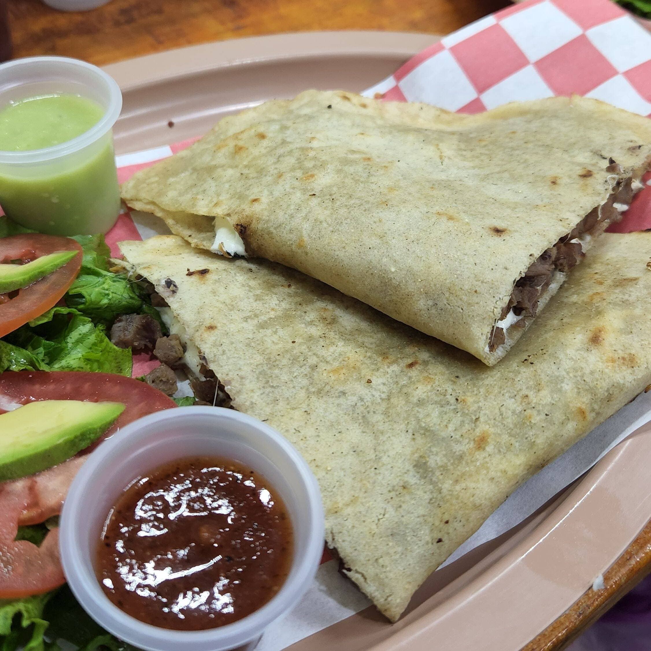 QUESADILLA CECINA