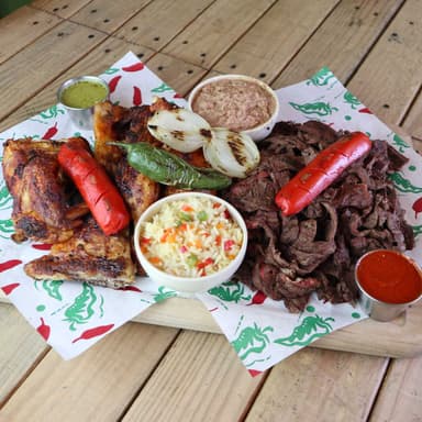 1/2 Pollo y 1/2 Kg. de Carne Asada