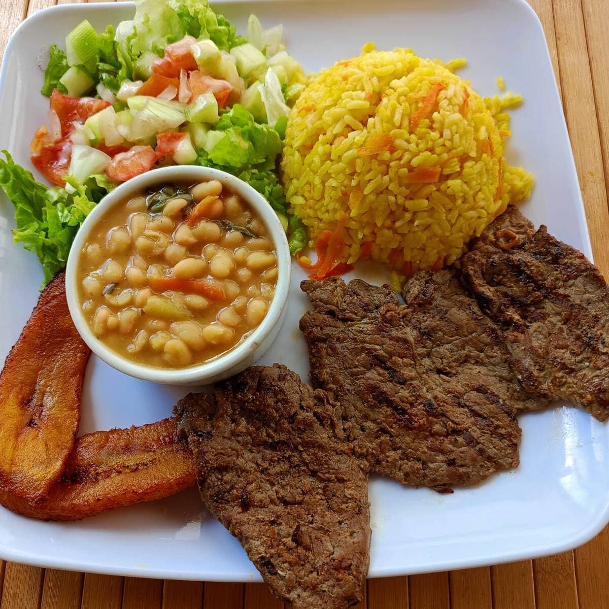 Carne Asada + Sopa + Gaseosa