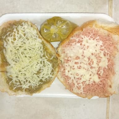 2 Molletes