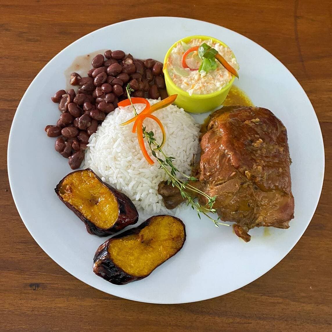 Casado con Pollo Caribeño
