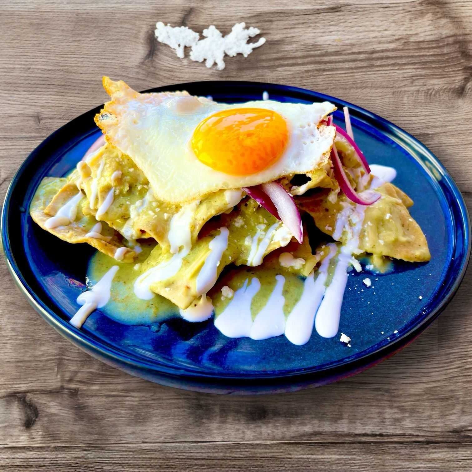 Chilaquiles Verdes con Huevo