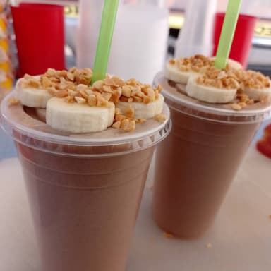 LICUADO DE CHOCOMILK CON PLATANO 16 Oz