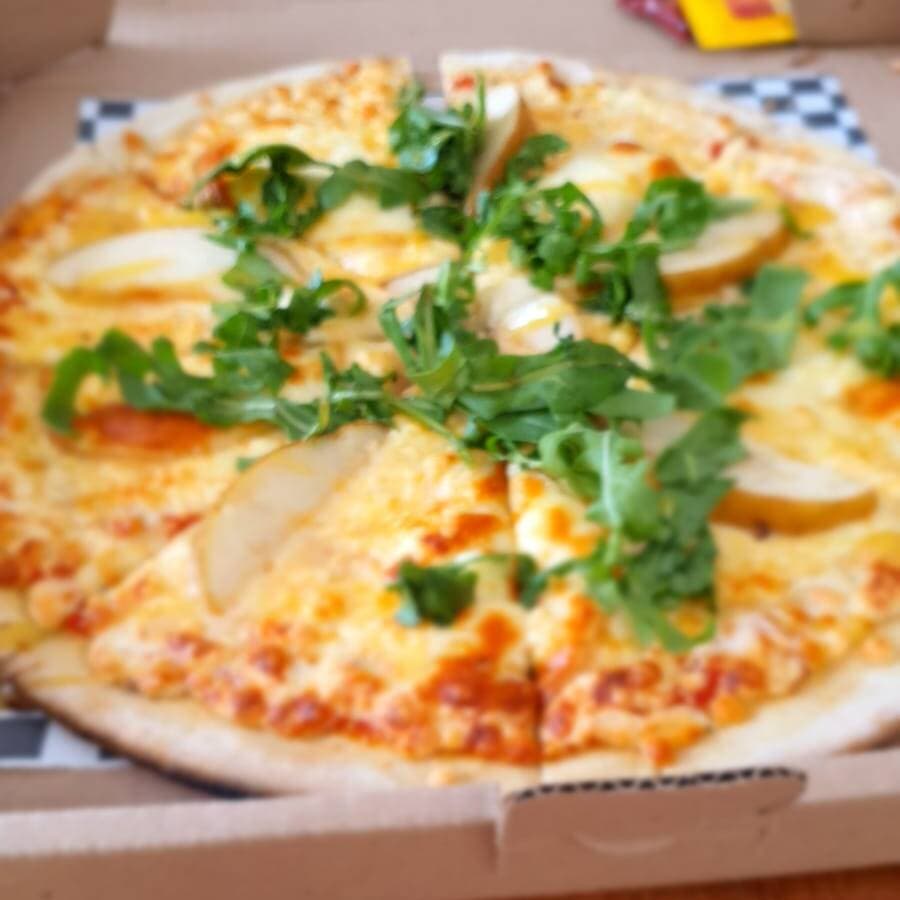 Pizza de Pera con Queso Ahumado GDE
