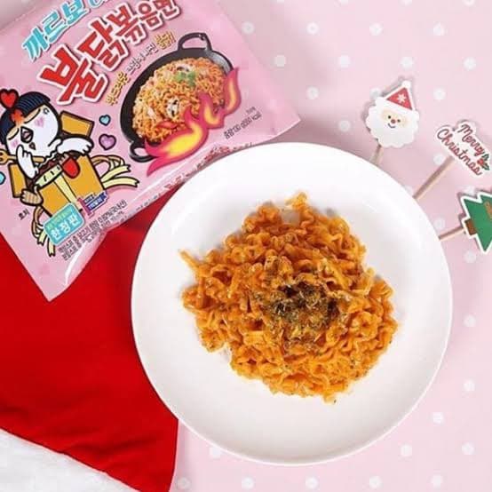 Ramen buldak Carbonara preparado
