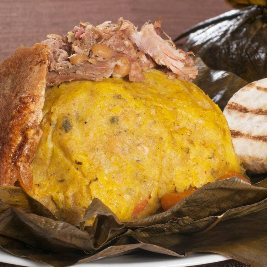 Tamal Tolimense con Bocado de Lechona