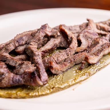 Penca con queso y asada
