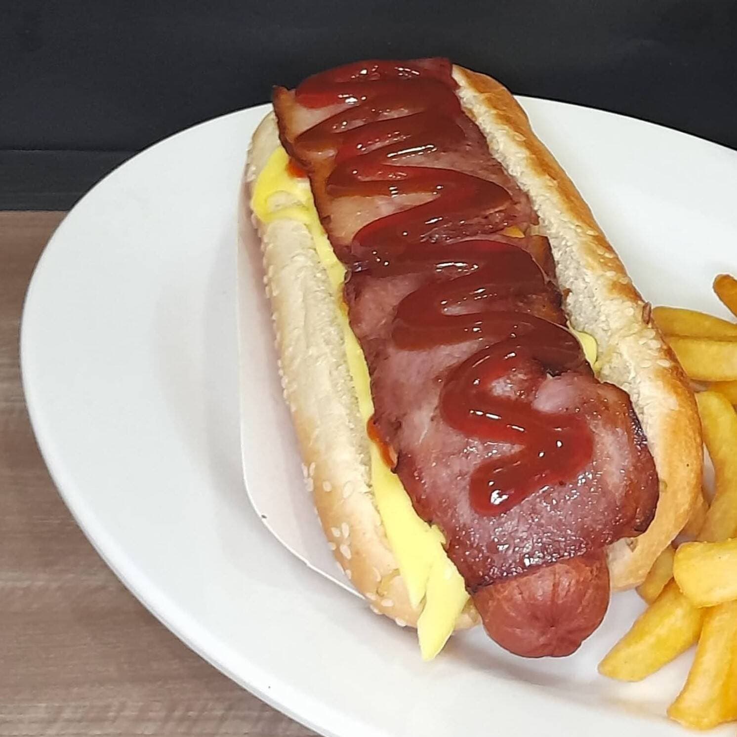 Combo Perro Super Especial + Papas + Bebida