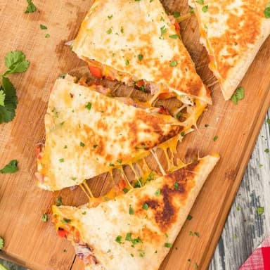 Quesadilla de Pollo + Bebida 250ml