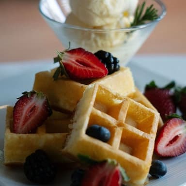 Wafle con Frutos Rojos
