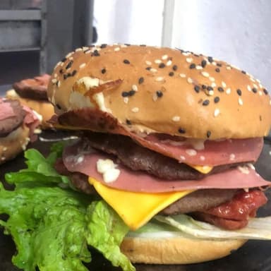 Hamburguesa de Res Clásica