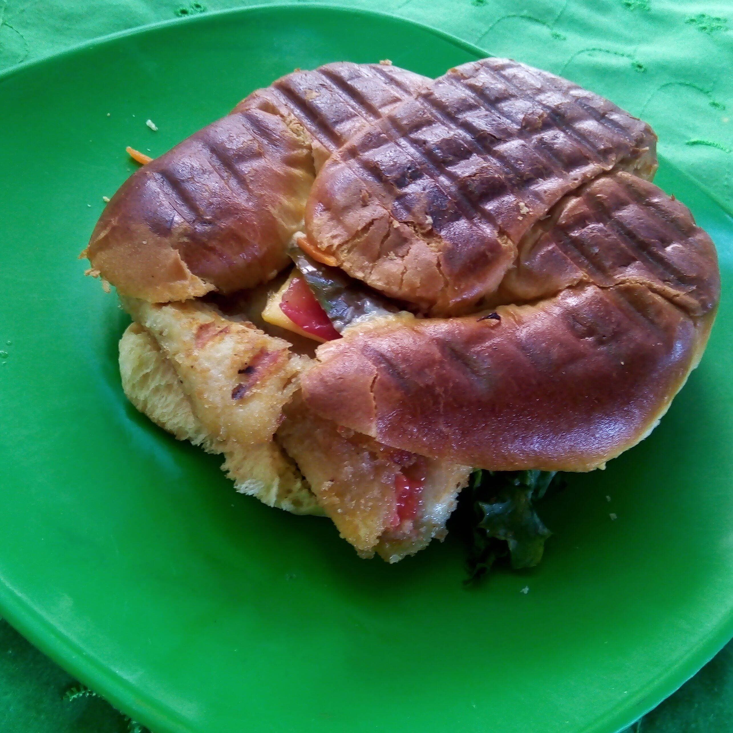 CUERNITO DE MILANESA DE POLLO