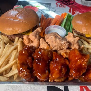 Combo 12 Boneneles + Hamburguesa con papas