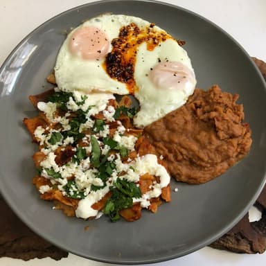 Chilaquiles con Huevos al Gusto