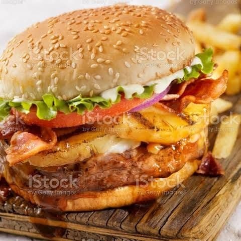 CHICKEN BURGER HAWAIANA   🐔    🍍  $130  A  $110