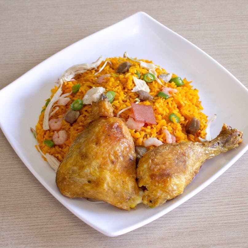 Arroz Valenciana + 1/4 Pollo Frito (Perniles)