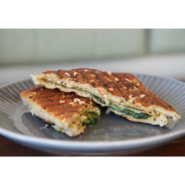 PANINI DE SELVA NEGRA Y QUESO DE CABRA