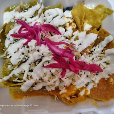 Chilaquiles Divorciados de Pollo