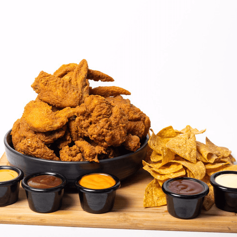 50 Alitas de Pollo + Doraditas + 5 Salsas a Elegir
